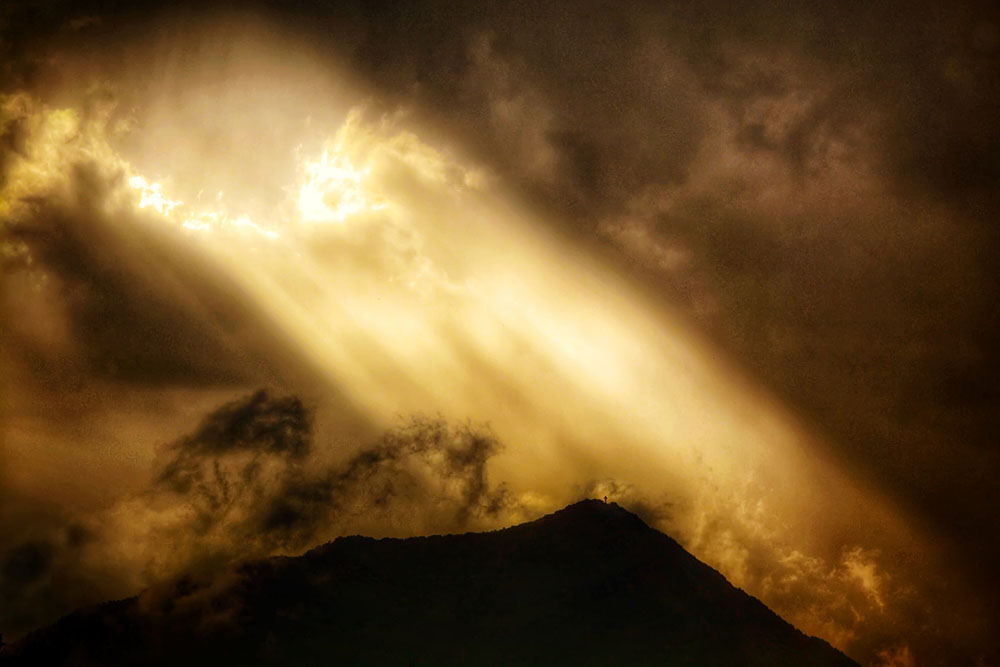 La prima creatura di Dio fu la luce (Francesco Bacone) Monte Musinè - Federico Milesi